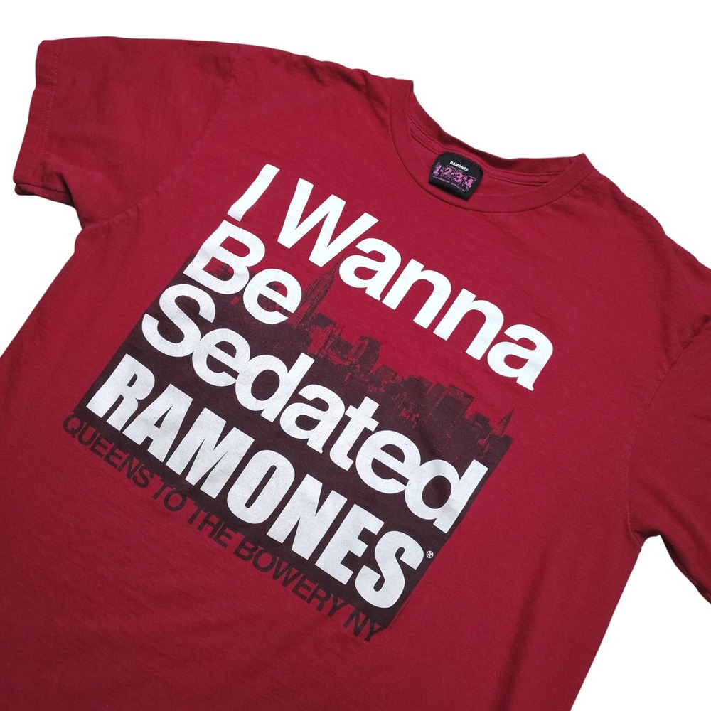 Ramones "I Wanna Be Sedated - Queens Of The Bowery" 2013 Red T-Shirt XL Band Tee
